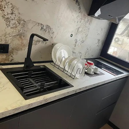 Jt - Red Lejlighed Tirana